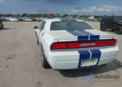 2011 Dodge Challenger R/T z USA, uszkodzony, nr VIN 2B3CJ5DT5BH590353